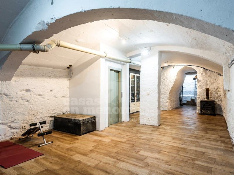5 soveværelse Byhus til salg i Mahon / Mao med garage - € 852.000 (Ref: 10171209)
