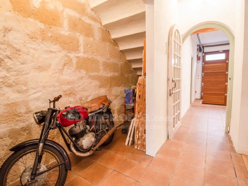 5 soveværelse Byhus til salg i Mahon / Mao med garage - € 852.000 (Ref: 10171209)