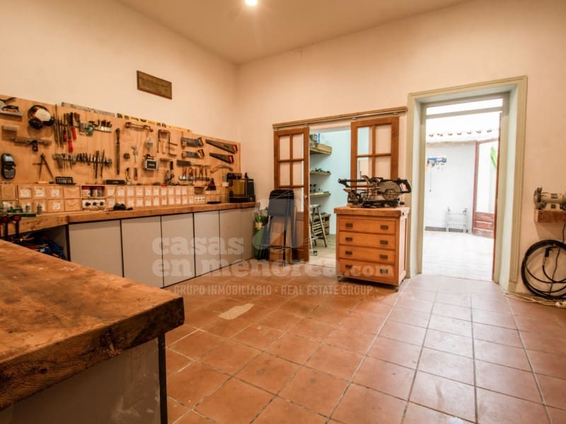 5 soveværelse Byhus til salg i Mahon / Mao med garage - € 852.000 (Ref: 10171209)
