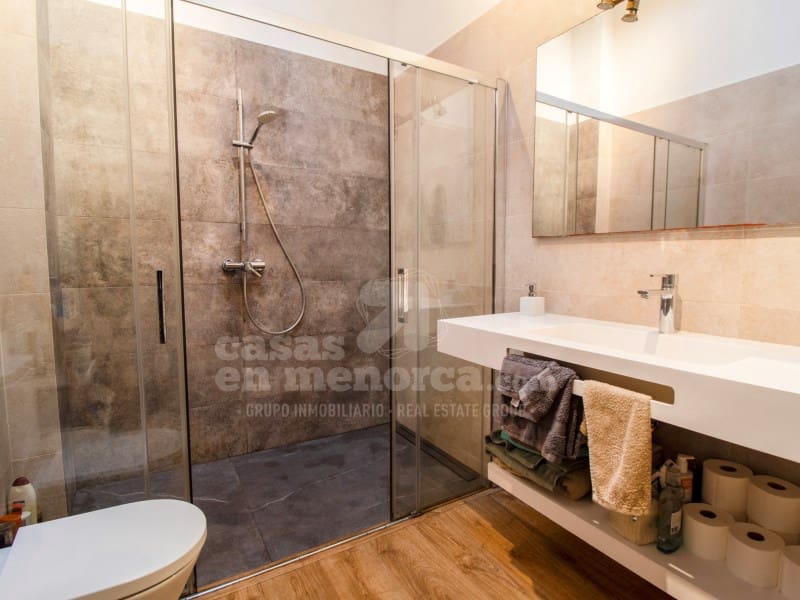 5 soveværelse Byhus til salg i Mahon / Mao med garage - € 852.000 (Ref: 10171209)