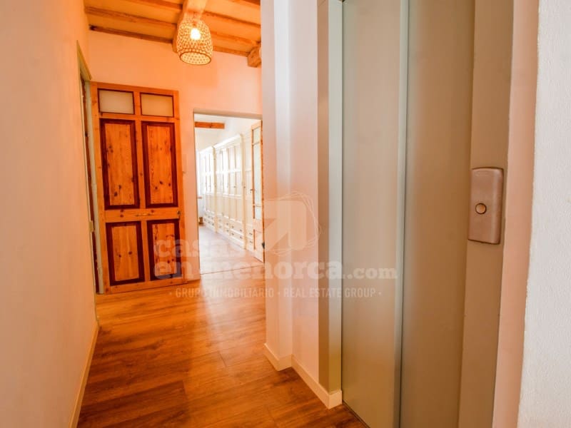 5 soveværelse Byhus til salg i Mahon / Mao med garage - € 852.000 (Ref: 10171209)
