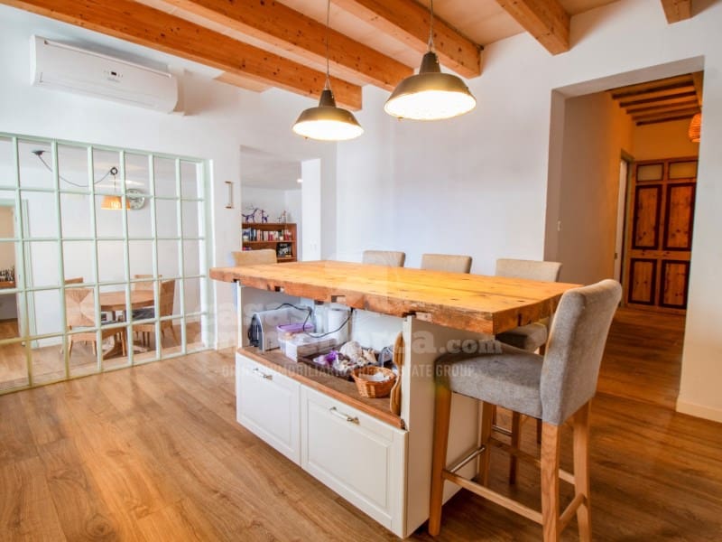 5 soveværelse Byhus til salg i Mahon / Mao med garage - € 852.000 (Ref: 10171209)