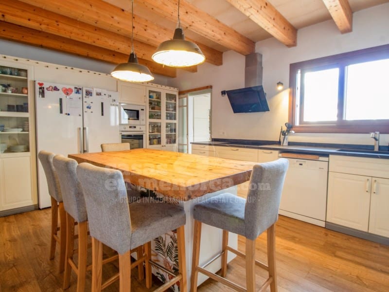 5 soveværelse Byhus til salg i Mahon / Mao med garage - € 852.000 (Ref: 10171209)
