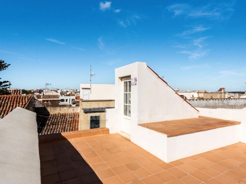 5 soveværelse Byhus til salg i Mahon / Mao med garage - € 852.000 (Ref: 10171209)
