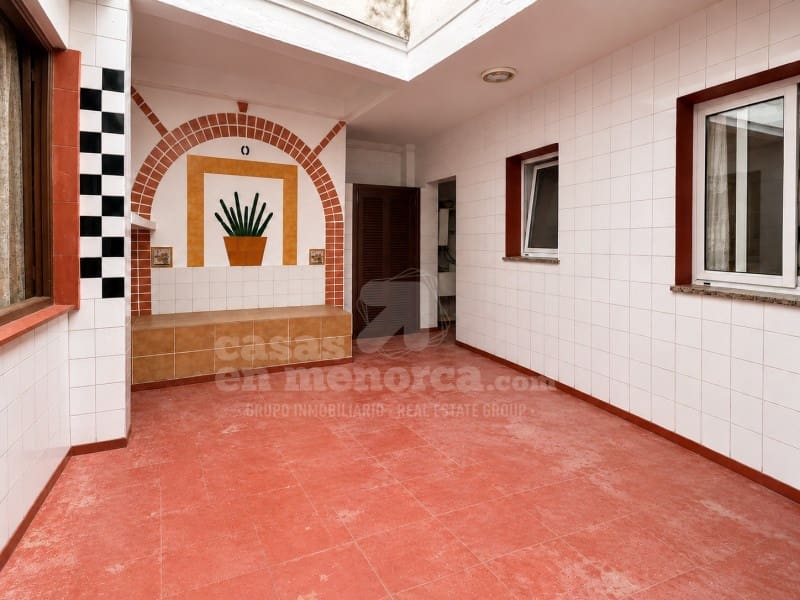 3 bedroom Townhouse for sale in Ciutadella de Menorca - € 350,000 (Ref: 10182891)