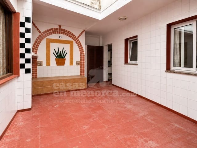 3 bedroom Townhouse for sale in Ciutadella, Ciutadella de Menorca - € 350,000 (Ref: 10182891)