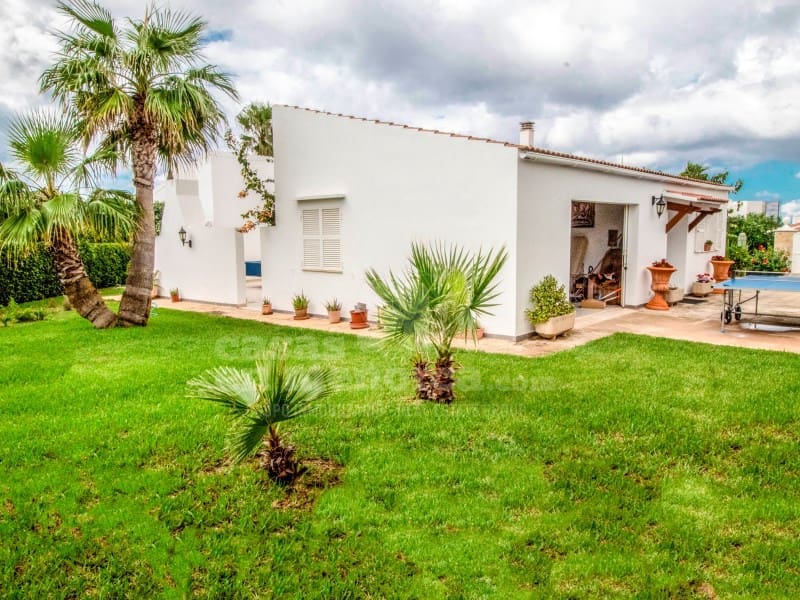 3 soveværelse Villa til salg i Ciutadella de Menorca med swimmingpool garage - € 760.000 (Ref: 7962241)