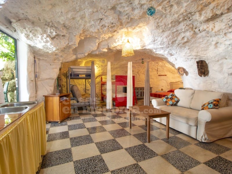 1 bedroom Villa for sale in Cala Blanca with pool - € 420,000 (Ref: 7962301)