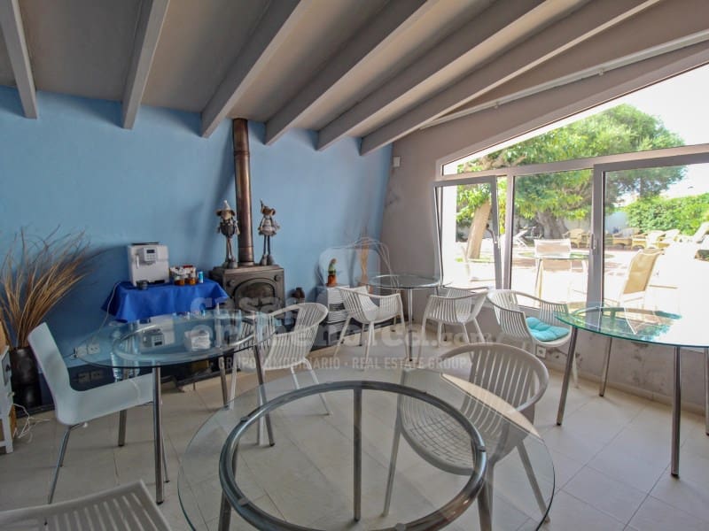 8 quarto Moradia para venda em Es Castell com piscina - 1 275 000 € (Ref: 7962319)