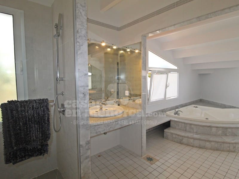 8 quarto Moradia para venda em Es Castell com piscina - 1 275 000 € (Ref: 7962319)