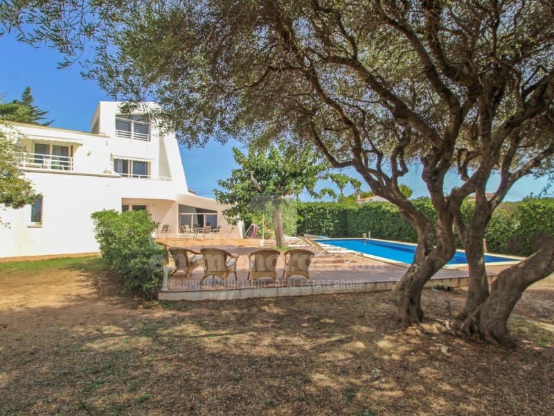 8 quarto Moradia para venda em Es Castell com piscina - 1 275 000 € (Ref: 7962319)
