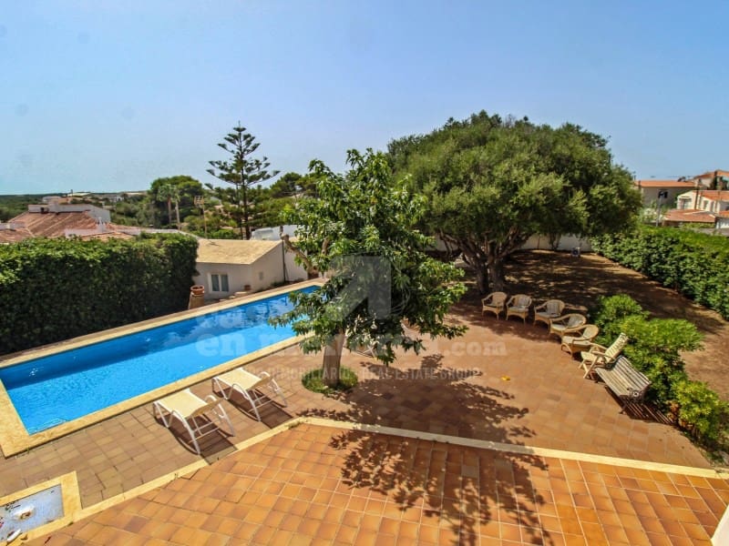 8 quarto Moradia para venda em Es Castell com piscina - 1 275 000 € (Ref: 7962319)