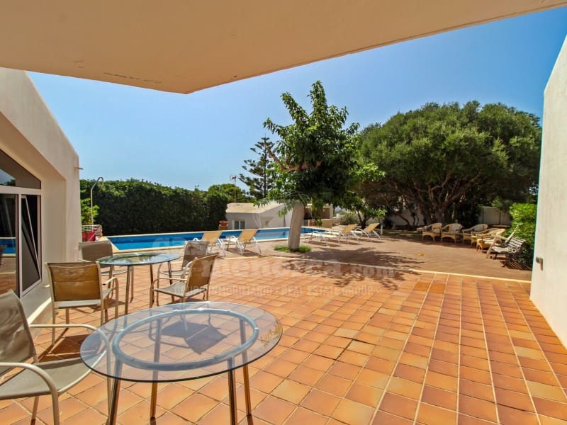 8 quarto Moradia para venda em Es Castell com piscina - 1 275 000 € (Ref: 7962319)