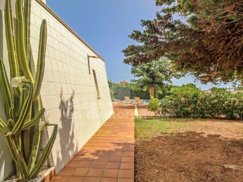 8 quarto Moradia para venda em Es Castell com piscina - 1 275 000 € (Ref: 7962319)