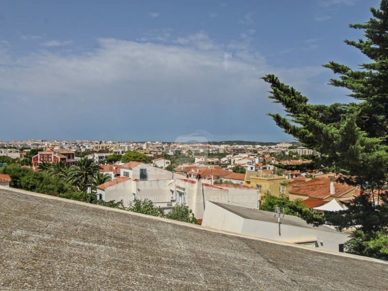 8 quarto Moradia para venda em Es Castell com piscina - 1 275 000 € (Ref: 7962319)