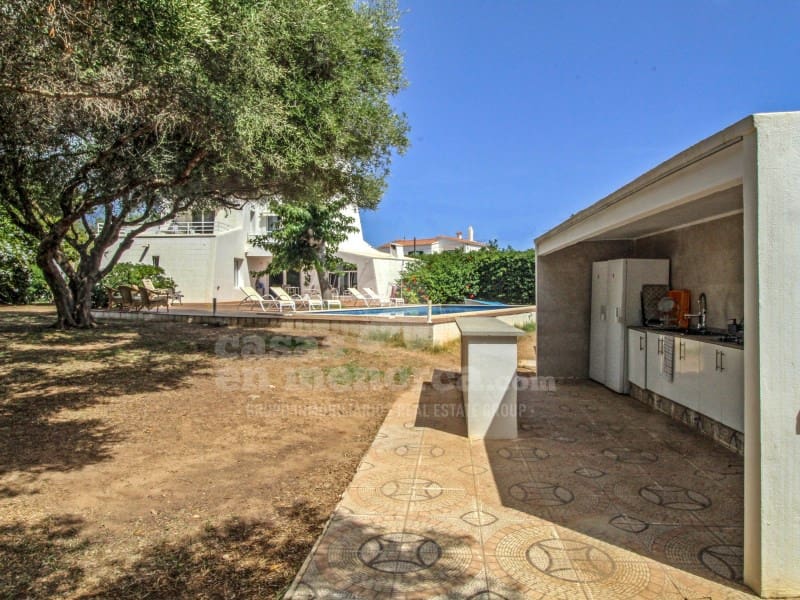 8 quarto Moradia para venda em Es Castell com piscina - 1 275 000 € (Ref: 7962319)