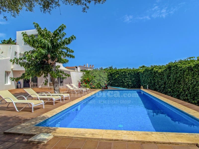 8 quarto Moradia para venda em Es Castell com piscina - 1 275 000 € (Ref: 7962319)