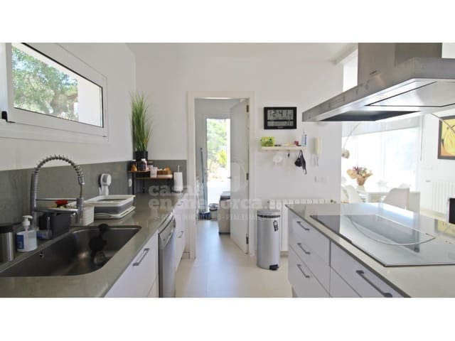 4 makuuhuone Huvila myytävänä paikassa Binibeca, San Luis / Sant Lluís mukana uima-altaan 
autotalli - 1 200 000 € (Ref: 7962346)