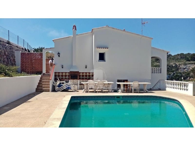 4 soveværelse Villa til salg i Mahon / Mao med swimmingpool garage - € 870.000 (Ref: 7962359)