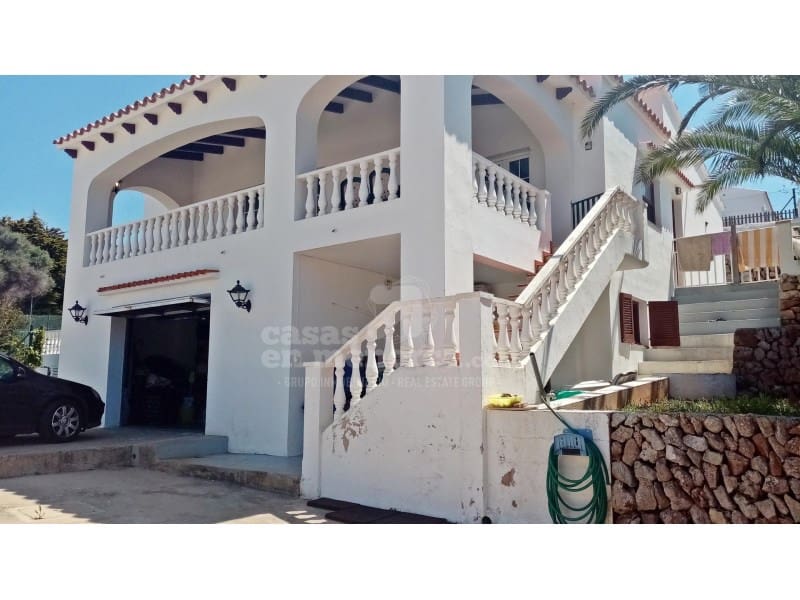 4 soveværelse Villa til salg i Mahon / Mao med swimmingpool garage - € 870.000 (Ref: 7962359)