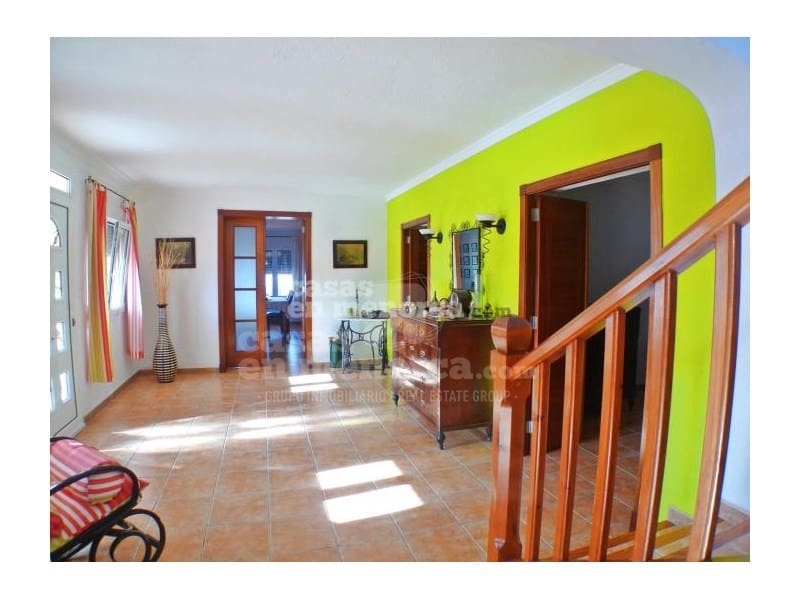 3 soveværelse Villa til salg i Trebaluger med swimmingpool garage - € 850.000 (Ref: 7962403)