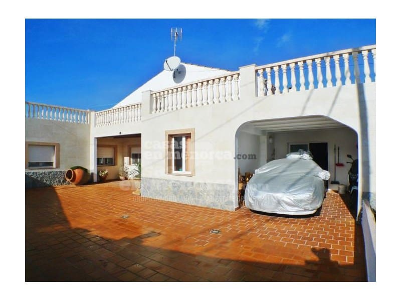 3 soveværelse Villa til salg i Trebaluger med swimmingpool garage - € 850.000 (Ref: 7962403)