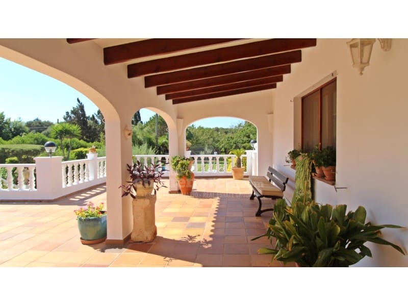 3 soveværelse Finca/Landehus til salg i La Argentina med swimmingpool garage - € 990.000 (Ref: 7962409)