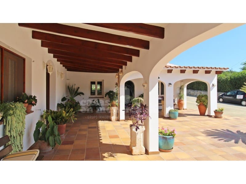 3 soveværelse Finca/Landehus til salg i La Argentina med swimmingpool garage - € 990.000 (Ref: 7962409)