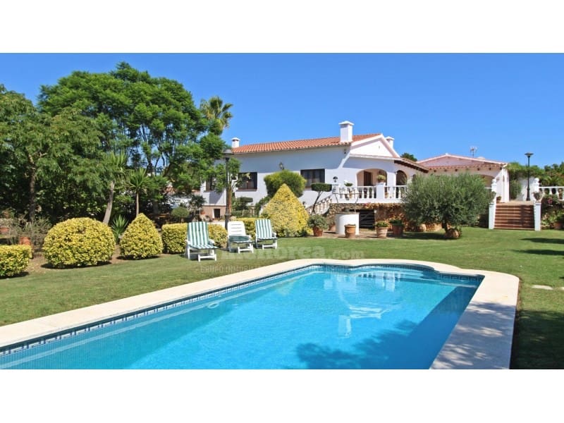 3 soveværelse Finca/Landehus til salg i La Argentina med swimmingpool garage - € 990.000 (Ref: 7962409)