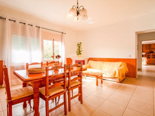 5 soveværelse Byhus til salg i Es Castell med garage - € 520.000 (Ref: 7979814)