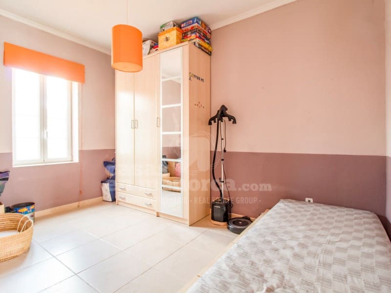 5 soveværelse Byhus til salg i Es Castell med garage - € 520.000 (Ref: 7979814)