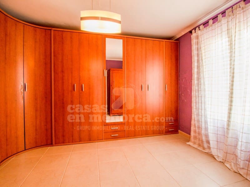 5 soveværelse Byhus til salg i Es Castell med garage - € 520.000 (Ref: 7979814)