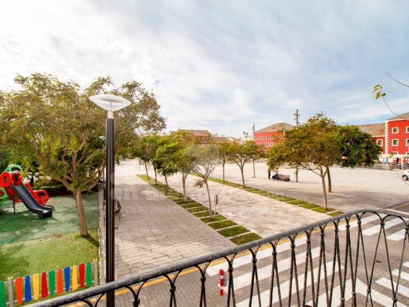 5 soveværelse Byhus til salg i Es Castell med garage - € 520.000 (Ref: 7979814)