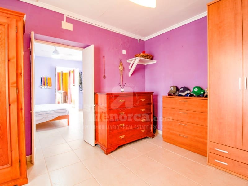 5 soveværelse Byhus til salg i Es Castell med garage - € 520.000 (Ref: 7979814)