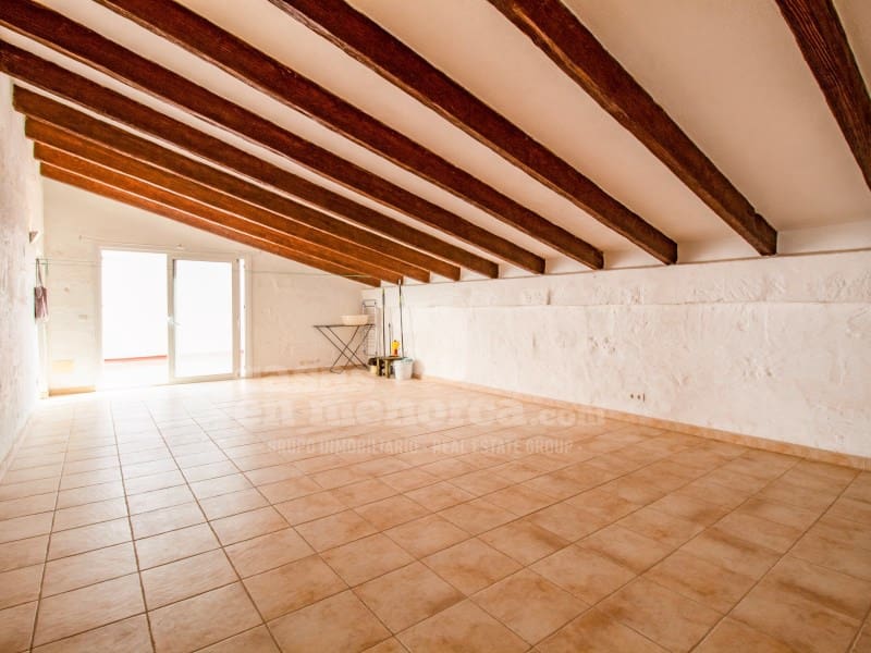 5 soveværelse Byhus til salg i Es Castell med garage - € 520.000 (Ref: 7979814)