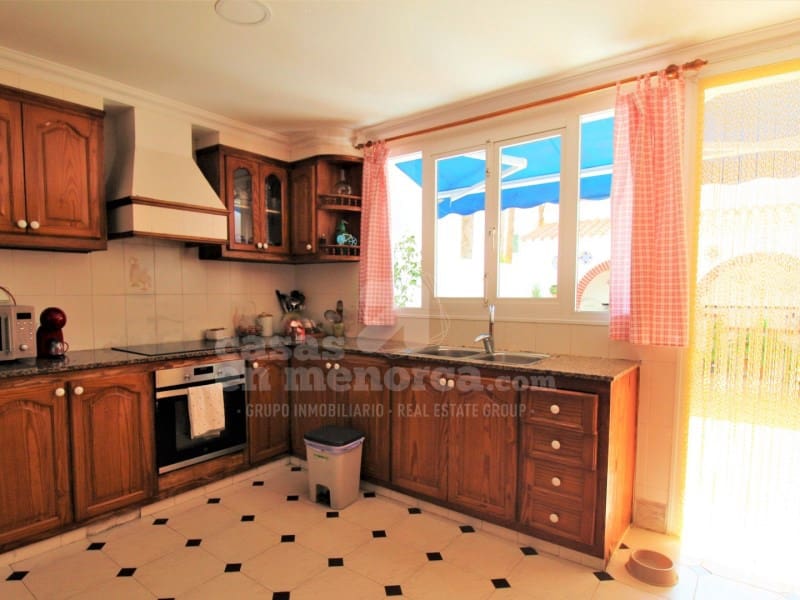 3 bedroom Townhouse for sale in Mahon / Mao with garage - € 475,000 (Ref: 7979834)