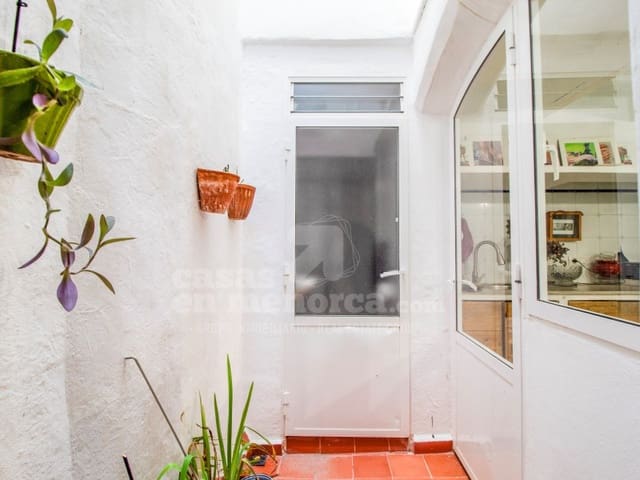 5 bedroom Townhouse for sale in Ciutadella, Ciutadella de Menorca - € 580,000 (Ref: 7979869)