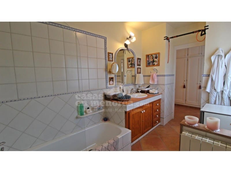 5 soveværelse Villa til salg i Mahon / Mao med swimmingpool garage - € 2.200.000 (Ref: 7979887)