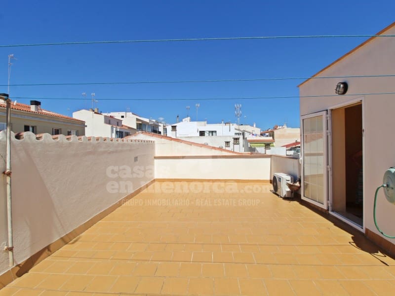 4 soveværelse Byhus til salg i Es Castell - € 570.000 (Ref: 7979894)