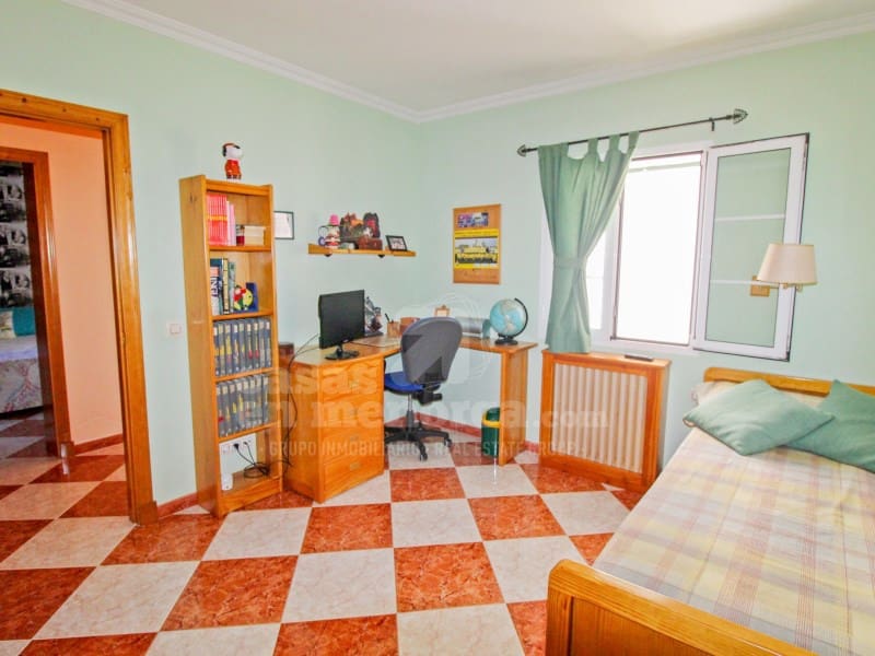 4 soveværelse Byhus til salg i Es Castell - € 570.000 (Ref: 7979894)