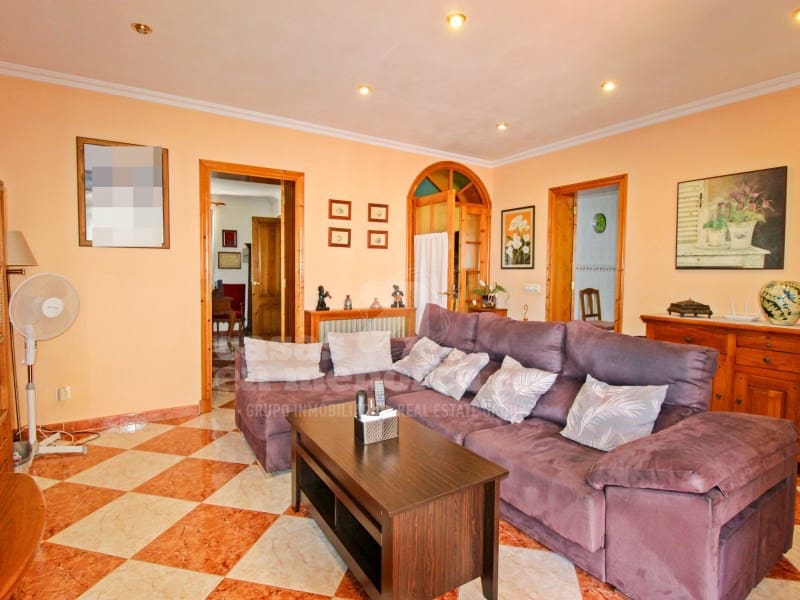 4 soveværelse Byhus til salg i Es Castell - € 570.000 (Ref: 7979894)