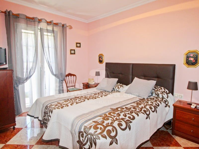 4 soveværelse Byhus til salg i Es Castell - € 570.000 (Ref: 7979894)