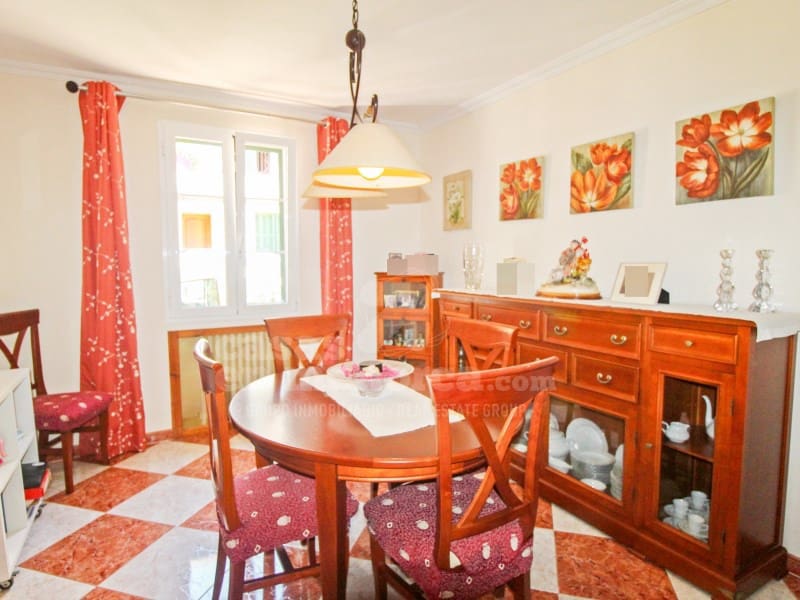 4 soveværelse Byhus til salg i Es Castell - € 570.000 (Ref: 7979894)