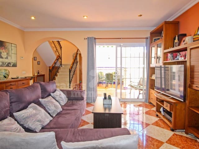 4 soveværelse Byhus til salg i Es Castell - € 570.000 (Ref: 7979894)