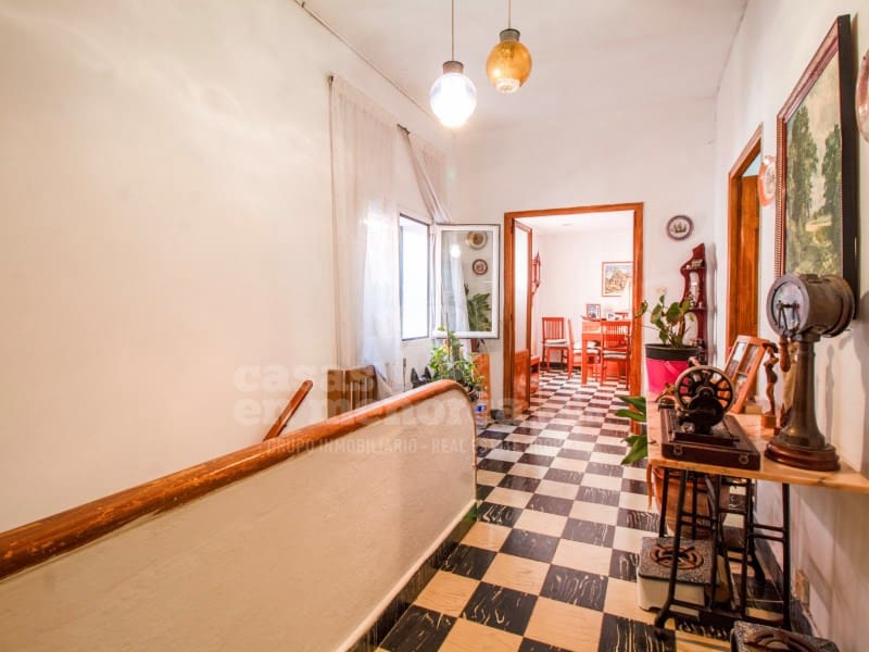 5 slaapkamer Huis te koop in Mahon / Mao met garage - € 426.000 (Ref: 7979902)