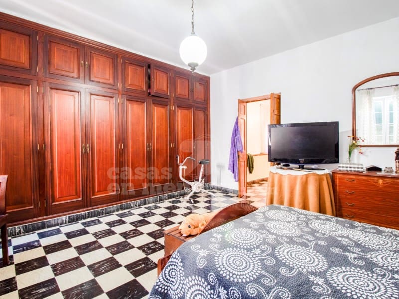 5 slaapkamer Huis te koop in Mahon / Mao met garage - € 426.000 (Ref: 7979902)