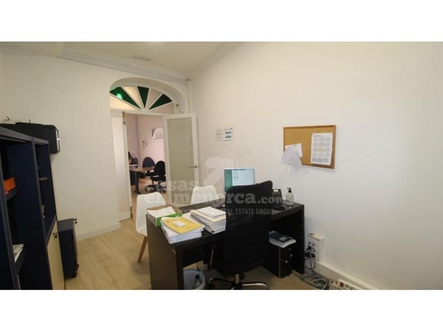 Kaupallinen myytävänä paikassa Mahón / Maó - 373 000 € (Ref: 7986124)