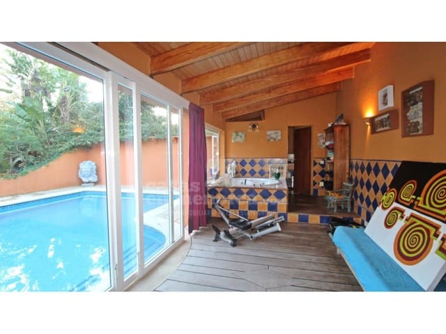 5 soveværelse Finca/Landehus til salg i Llucmaçanes, Mahón / Maó med swimmingpool - € 1.500.000 (Ref: 7986128)
