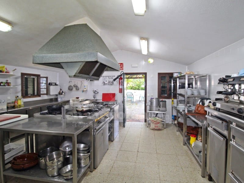 1 sovrum Restaurang/Bar till salu i Cala Galdana med garage - 1 065 000 € (Ref: 7986140)