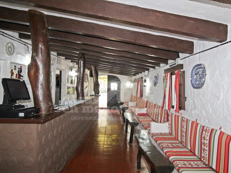 1 sovrum Restaurang/Bar till salu i Cala Galdana med garage - 1 065 000 € (Ref: 7986140)